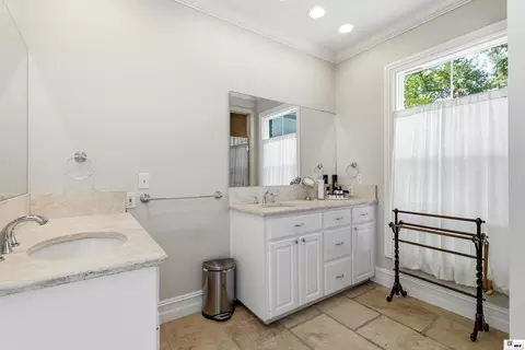 Bath - 2907 Deborah Dr, Monroe, LA 71201 photo 3 of 6