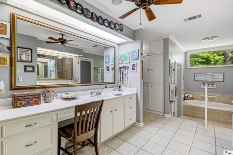 Bath - 1600 Madera St, Ruston, LA 71270 photo 4 of 6