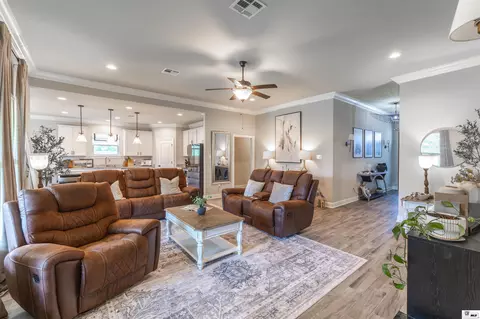 Living - 100 Pine Lake Rd, Calhoun, LA 71225 photo 2 of 3