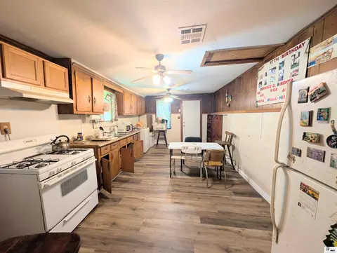 Kitchen - 1406 Lee Ave, Bastrop, LA 71220 photo 2 of 3