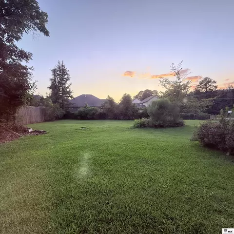Exterior - 2305 N Vienna St, Ruston, LA 71270 photo 5 of 9