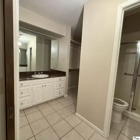 Bath - 2305 N Vienna St, Ruston, LA 71270 photo 1 of 3