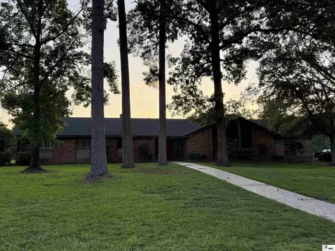 Exterior - 2305 N Vienna St, Ruston, LA 71270 photo 8 of 9