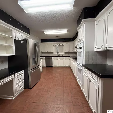 Kitchen - 2305 N Vienna St, Ruston, LA 71270 photo 1 of 5