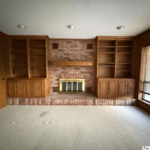 Living - 2305 N Vienna St, Ruston, LA 71270 photo 2 of 7