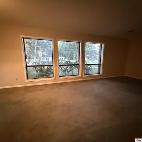Living - 2305 N Vienna St, Ruston, LA 71270 photo 6 of 7