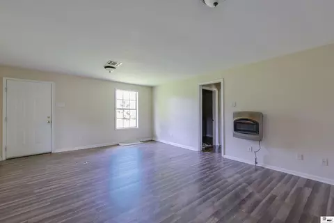 Living - 1948 Harmon Johnson Rd, Monroe, LA 71202 photo 4 of 4