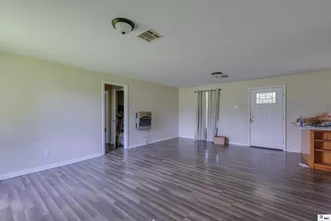 Living - 1948 Harmon Johnson Rd, Monroe, LA 71202 photo 3 of 4