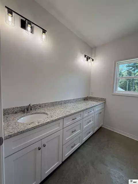 Bath - 2904 Sequoia Ave, Ruston, LA 71270 photo 3 of 4