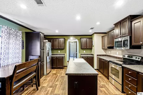 Entry Way - 355 Mountain Rd, Amity, AR 71921 photo 1 of 2