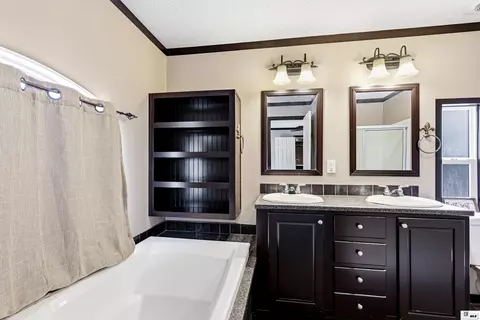 Bath - 355 Mountain Rd, Amity, AR 71921 photo 2 of 3