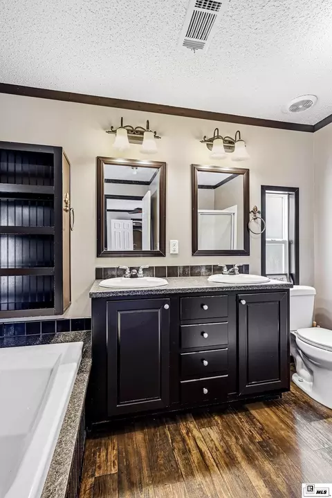 Bath - 355 Mountain Rd, Amity, AR 71921 photo 1 of 3
