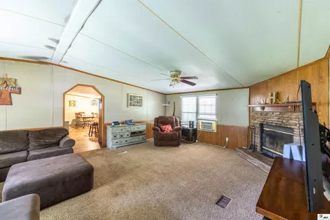 Living - 7796 Jackson Dr, Collinston, LA 71229 photo 4 of 4