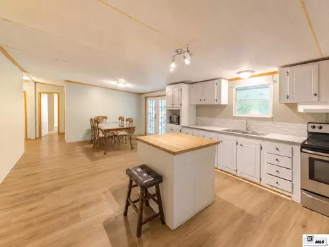 Kitchen - 7796 Jackson Dr, Collinston, LA 71229 photo 2 of 2