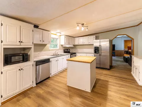 Kitchen - 7796 Jackson Dr, Collinston, LA 71229 photo 1 of 2