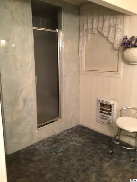 Bath - 1853 Thomas St, Marion, LA 71260 photo 3 of 5
