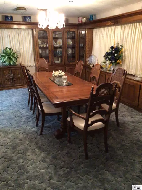 Dining - 1853 Thomas St, Marion, LA 71260 photo 1 of 3