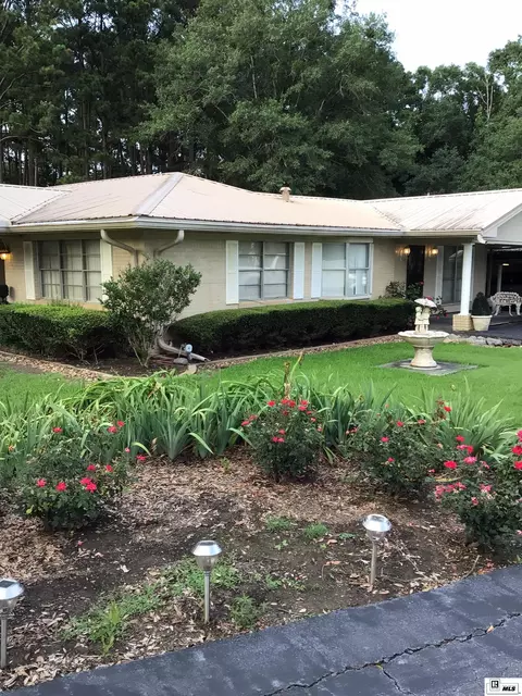 Exterior - 1853 Thomas St, Marion, LA 71260 photo 2 of 9