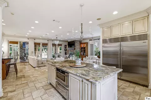 Kitchen - 940 Lonewa Rd, Monroe, LA 71203 photo 3 of 7