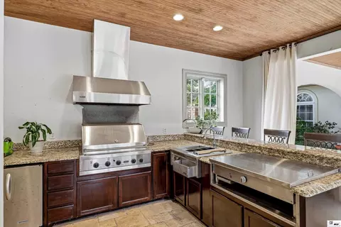 Kitchen - 940 Lonewa Rd, Monroe, LA 71203 photo 5 of 7