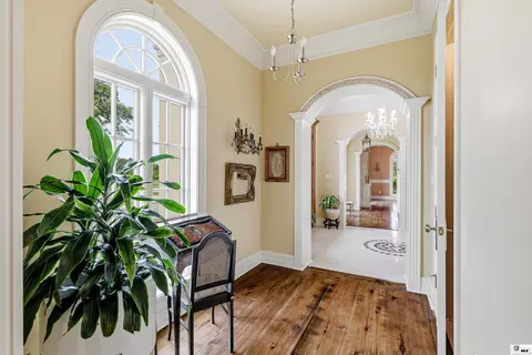Entry Way - 940 Lonewa Rd, Monroe, LA 71203 photo 5 of 6