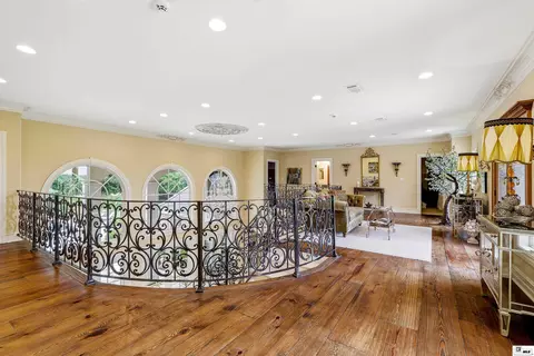 Entry Way - 940 Lonewa Rd, Monroe, LA 71203 photo 3 of 6