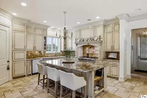 Kitchen - 940 Lonewa Rd, Monroe, LA 71203 photo 1 of 7