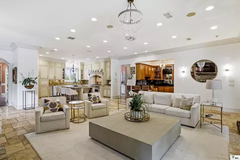 Living - 940 Lonewa Rd, Monroe, LA 71203 photo 8 of 8