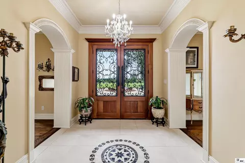 Entry Way - 940 Lonewa Rd, Monroe, LA 71203 photo 1 of 6
