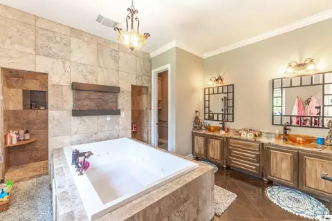 Bath - 330 Harrell Rd, West Monroe, LA 71291 photo 2 of 6