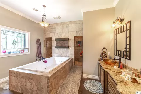Bath - 330 Harrell Rd, West Monroe, LA 71291 photo 1 of 6