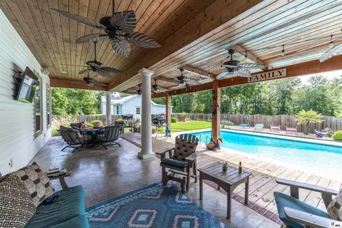 Exterior - 330 Harrell Rd, West Monroe, LA 71291 photo 2 of 9