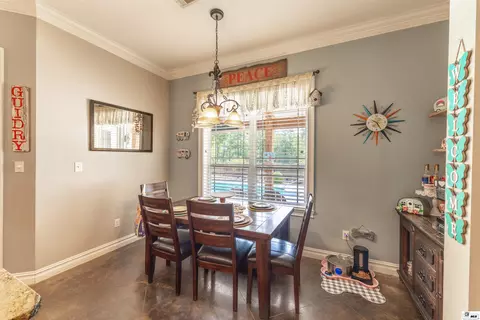 Dining - 330 Harrell Rd, West Monroe, LA 71291 photo 4 of 4