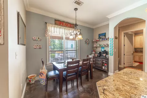 Dining - 330 Harrell Rd, West Monroe, LA 71291 photo 3 of 4