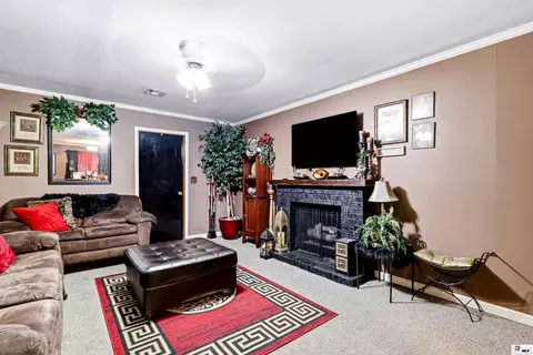 Living - 910 Larche Ln, Bastrop, LA 71220 photo 4 of 4