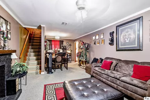 Living - 910 Larche Ln, Bastrop, LA 71220 photo 3 of 4