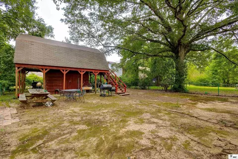 Exterior - 910 Larche Ln, Bastrop, LA 71220 photo 4 of 7