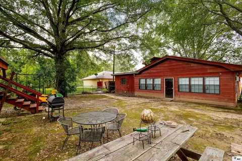 Exterior - 910 Larche Ln, Bastrop, LA 71220 photo 7 of 7