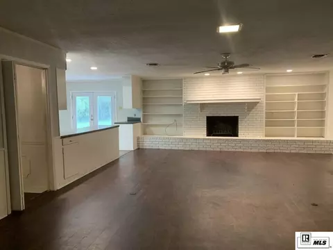 Living - 109 Margaret Dr, Monroe, LA 71203 photo 2 of 4