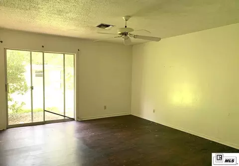 Living - 109 Margaret Dr, Monroe, LA 71203 photo 4 of 4