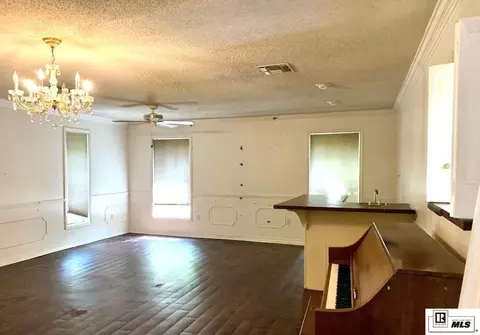 Living - 109 Margaret Dr, Monroe, LA 71203 photo 3 of 4