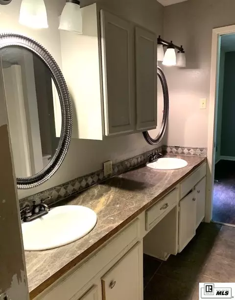 Bath - 109 Margaret Dr, Monroe, LA 71203 photo 3 of 4