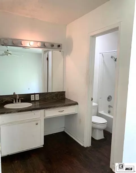 Bath - 109 Margaret Dr, Monroe, LA 71203 photo 4 of 4