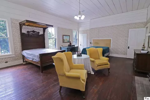 Bedroom - 1202 Riverside Dr, Monroe, LA 71201 photo 7 of 8