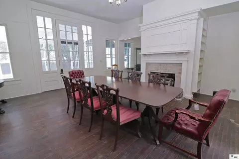 Dining - 1202 Riverside Dr, Monroe, LA 71201 photo 2 of 3