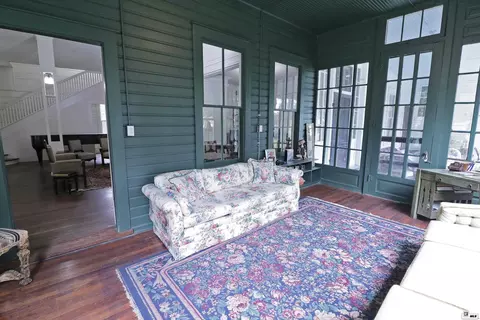 Exterior - 1202 Riverside Dr, Monroe, LA 71201 photo 3 of 13