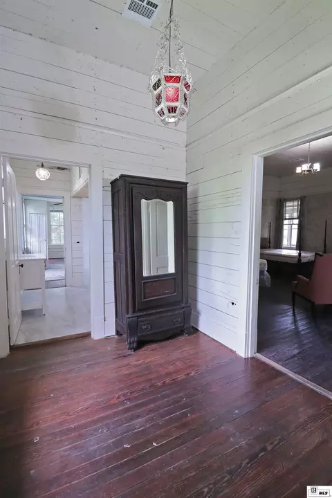 Entry Way - 1202 Riverside Dr, Monroe, LA 71201 photo 2 of 2