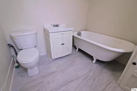 Bath - 1202 Riverside Dr, Monroe, LA 71201 photo 1 of 4