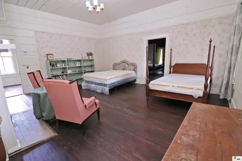 Bedroom - 1202 Riverside Dr, Monroe, LA 71201 photo 6 of 8