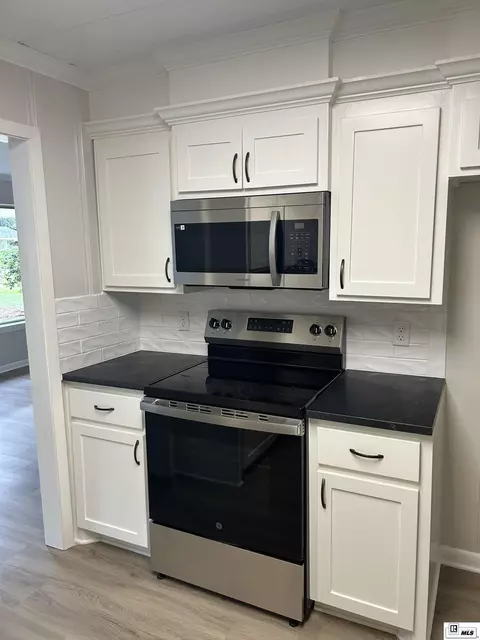 Kitchen - 2014 Frances Pl, Monroe, LA 71201 photo 3 of 3
